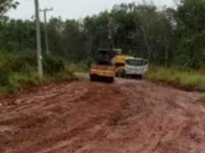 Tanggapi Keluhan Masyarakat Dinas PUPR Tulang Bawang Turunkan Tiga Alat Berat Sekaligus