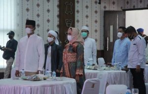 Ketua DPRD Tuba Hadiri Doa Bersama dan Potong Nasi Tumpeng di HUT Tuba Ke-24