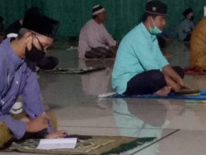 Kadis Perikanan Tuba “Akmal” Ikuti Instruksi Pemkab, Sholat Tarawih Bulan Ramadhan 1442 H/2021 M di Islamic Center