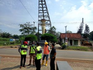 Kabid Cipta Karya Dinas PUPR Tuba Tinjau Tugu Perbatasan Tuba