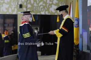 Bupati Tulang Bawang Wisuda Gelar Doktor di IPDN Lulusan 3 Besar Terbaik