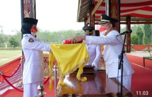 Peringati HUT RI Ke-76 Bupati Tuba Barat Hi.Umar Ahmad, S.P Inspektur Upacara