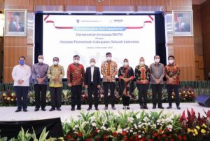 Bupati Dr.Hj.Winarti,SE.MH Menghadiri Penandatanganan Kesepahaman Antara