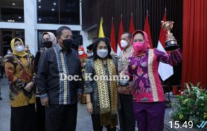 Bupati Tuba Dr.Hj.Winarti,SE.MH. Terima Penghargaan dari Menteri P3A-RI Tahun 2021, di Katagori Ini