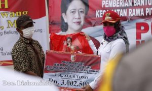 Bupati Winarti Berikan Bantuan Uang Tunai dan Sembako Warga Tertimpa Bencana Puting Beliung