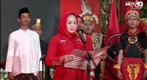 Bupati Tulangbawang Dr.Hj.Winarti,SE.MH di HUT PDI-P Ke-49 Gelegarkan Teks Pancasila
