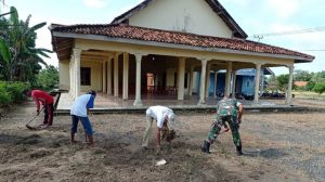 Babinsa Pelda Suyani Ajak Warga Kerja Bakti Untuk Wujudkan Peduli Kebersihan