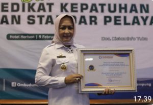 Menerima Penghargaan Kabupaten Terbaik Pada Standard Pelayanan 2021, Bupati Winarti Ucapkan Ini