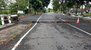 Warga Gunung Sakti Sarankan Dinas PUPR Tuba Segera Perbaiki Jembatan Akses Jalan Menuju Pemda
