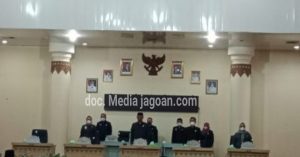 Ketua DPRD Tuba Sopi’i Buka Rapat Paripurna Tentang Penyampaian Rekomendasi LKPJ Bupati TA 2021