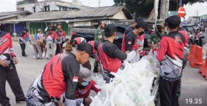 Dandim 0426 Tuba dan TBS Gelar Baksos Bagi Takjil di Jalintim
