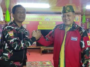 Penyematan Atribut Dang Ike Selaku Pembina Laskas Merah Putih Lampung