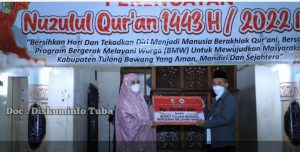 Diacara Nuzulul Qur’an 1443 H. Bupati Winarti Gelontorkan Dana 300 Juta, Kesini Bantuannya