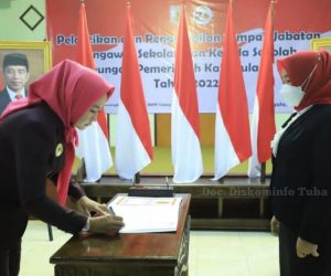 Bupati Winarti Lantik Kepala Sekolah Se-Kabupaten Tulang Bawang, Ini Rinciannya