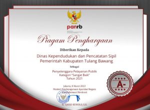 Dipimpin Bupati Winarti, Disdukcapil Tuba Raih Penghargaan Lagi dari Kemenpan RB Tahun 2021