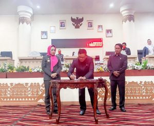 DPRD Tuba Lampung Gelar Paripurna, Berikut Penandatanganan Bersama