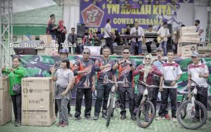 Dalam Rangka Ini ! Bupati Tuba “Winarti” Gowes Sepeda bersama TNI, Polri dan Komunitas Sepeda Gowes
