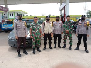 Bhabinkamtibmas dan Babinsa di Kec Tulang Bawang Tengah Pantau Aktifitas Di SPBU.*