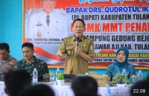 Drs. Qudrotul Ikhwan, M.M Lakukan Kegiatan Bupati Mengajar di Penawar Aji, Beliau Ajak Mamfaatkan Potensi Ini