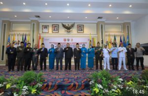 Drs. Qudrotul Ikhwan,M.M Terima SK Perpanjangan Pj Bupati Tuba dari Mendagri Melalui Ir. Arinal Djunaidi