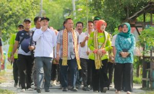Guna Tingkatkan UMKM, Pj Bupati Tuba Qudrotul Ikhwan dan Pj Sekda Ferli Yuledi Lawatan