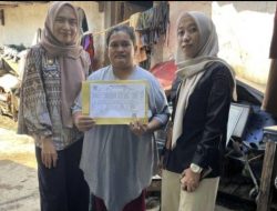 Tindaklanjuti Instruksi Ibu Wali Kota Eva Dwiana, Disdukcapil Pemkot BL Salurkan DK