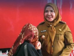 Bunda Eva Berikan Bantuan Kepada 26 Warga Terkena Dampak Bencana