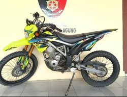 Polisi Tuba Cepat Tangkap Borgol Pelaku Pencurian Motor 