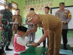 Wabup Tampak Gembira Program MBG Mulai Disalurkan Pemkab Tubaba