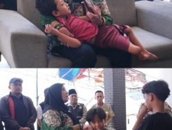 Wali Kota Bandar Lampung “Eva Dwiana” Tinjau Rumah Hancur Kena longsor dan Beri Bantuan